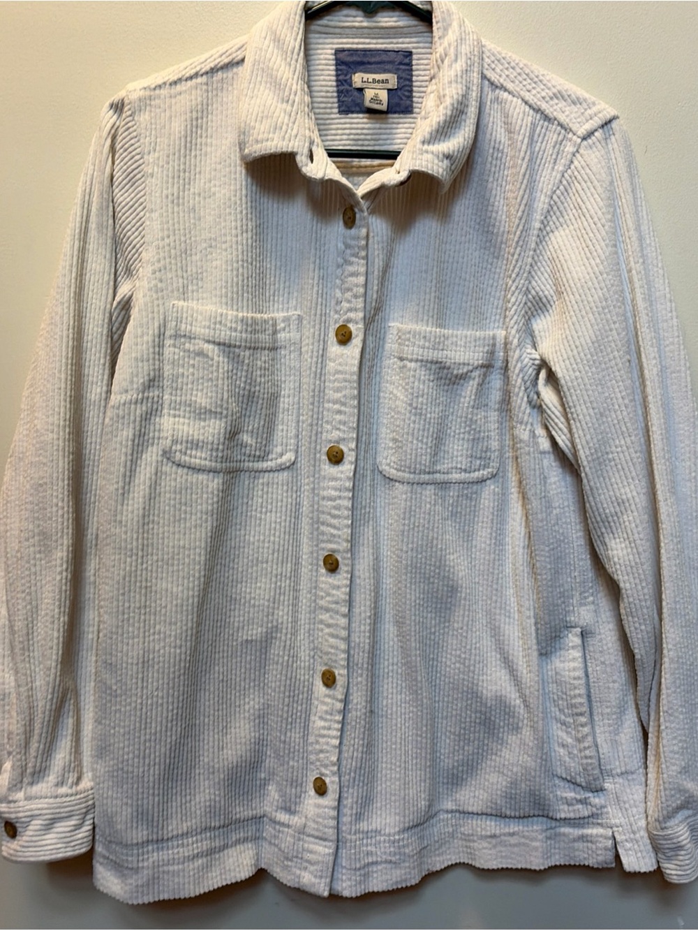 L.L. Bean women’s off-white wide whale Corded Button-Front Shirt Jacket Medium